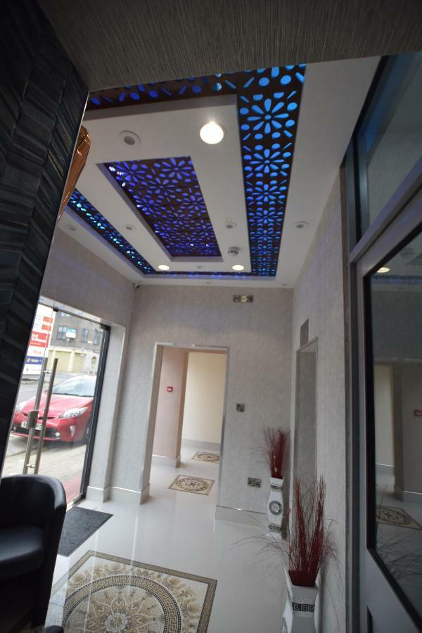 Premierlux Serviced Apartments Ίλφορντ Εξωτερικό φωτογραφία